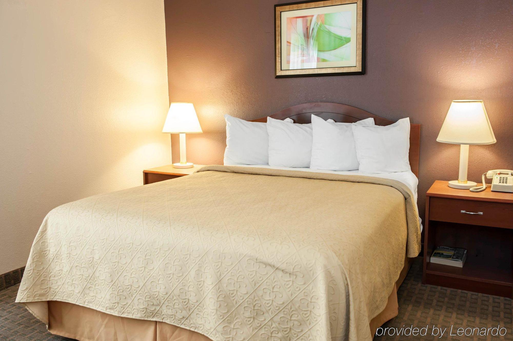Quality Inn And Suites Indianapolis Exterior foto