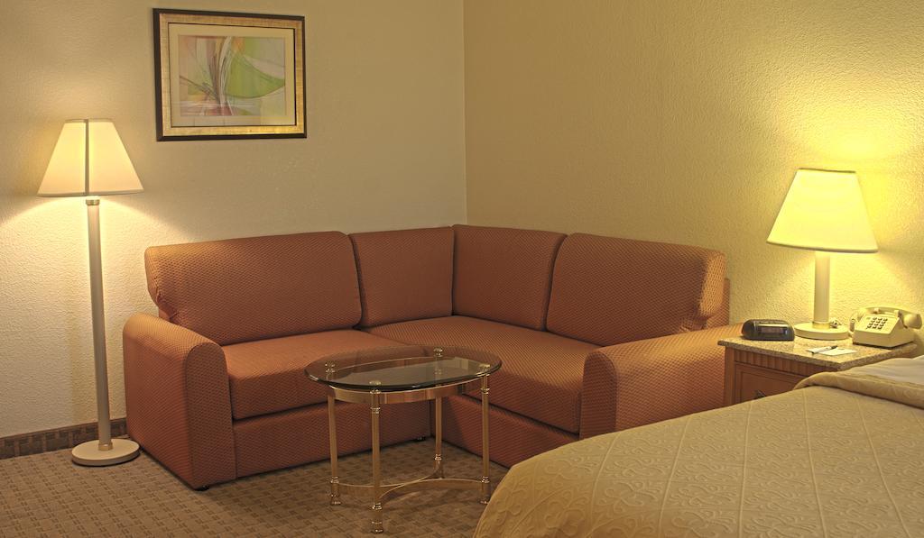 Quality Inn And Suites Indianapolis Exterior foto